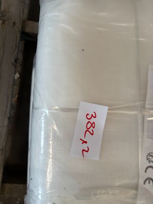 un sac de riz posé sur une palette