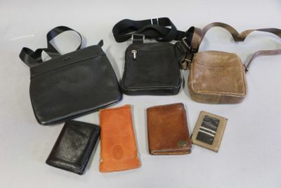 Lot comprenant trois pochettes Arthur & Aston, Lancaster et …