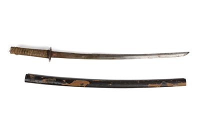 paire de sabres japonais anciens avec poignée et fourreau en bois