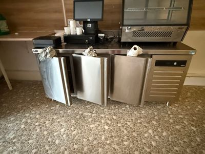 Tour réfrigéré inox 3 portes avec groupe froid intégré - fro… - Photo 1