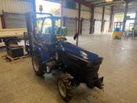 FARMTRAC 22 4X4, Heure de vente : 09:30 . (photo 2)