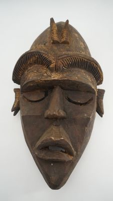 Guinée forestière : important masque ancien à profil masculi…