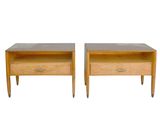 paire de tables de chevet de style « mid-century » avec des plateaux en marbre