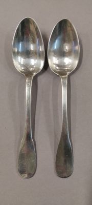 Deux cuillères en argent, modèle uniplat. - Photo 1