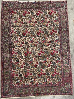 tapis persan ancien à motif floral sur fond beige