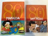 deux livres posés sur une table