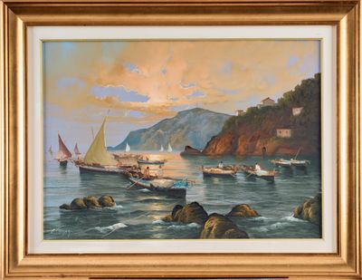 une peinture à l'huile représentant des bateaux sur l'eau, près d'un rivage rocheux