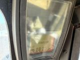 une image représentant le tableau de bord d'une voiture avec un écran numérique