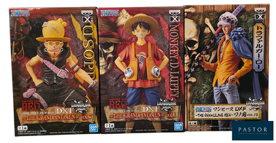 trois figurines « One Piece » et une figurine « One Piece » représentant le même personnage