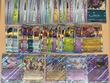 beaucoup de cartes Pokémon posées ensemble sur la table