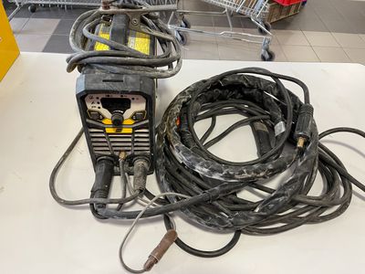 a lot of wires that are sitting on a table