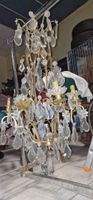 Lustre à pampilles et laiton doré à 8 lumières (deux bras ac…
