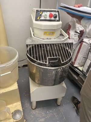 a machine that is sitting on a table in a room