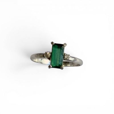 Bague en or gris 18K (750) sertie d'une tourmaline rectangul…