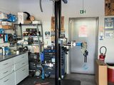 a machine that is sitting in a garage