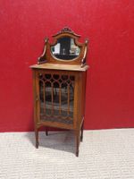 Petite vitrine en acajou et placage d'acajou, ouvrant par un… (photo 2)