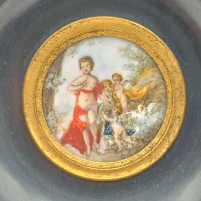 École française du XVIIIe Charmante miniature figurant Vénus…