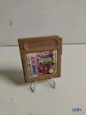 un porte-carte pour Game Boy contenant un jeu