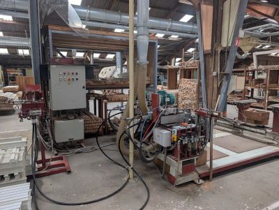 a machine that is sitting in the middle of a building