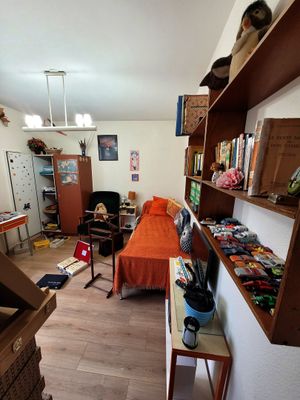 Entier contenu de la chambre (sauf lots 230 à 233 et lustre)… - Photo 1