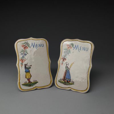 paire d'assiettes de menu anciennes en porcelaine française peintes à la main