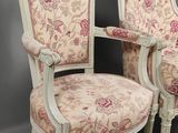 paire de fauteuils de style louis xvi