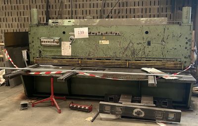1 cisaille guillotine COMESSA CN 306 PE, de 1972 sock matier…