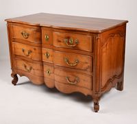 Commode arbalète en bois fruitier ouvrant par quatre tiroirs… (photo 3)