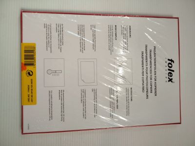 une photo d'une boîte sur laquelle figurent des instructions, posée sur une table