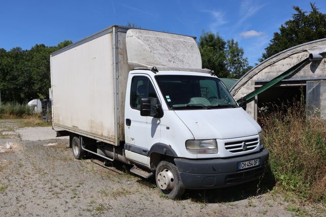 Véhicule utilitaire RENAULT Mascott 110 DCI immatriculé CH-454-DF...