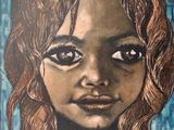 tableau représentant une femme aux longs cheveux bruns et aux grands yeux