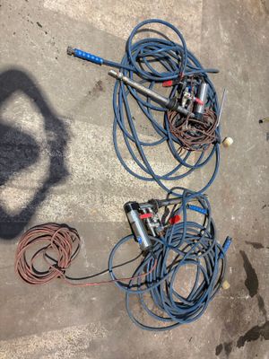 a lot of wires that are laying on the ground