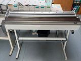 a machine that is sitting on a table in a room