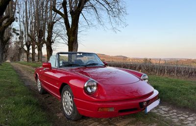 Alfa Romeo Spider Rosso - Voiture de collection emblématique