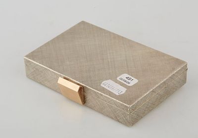 an image of a box that is sitting on a table