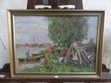 une photo d'un tableau posé sur une étagère à côté d'une chaise