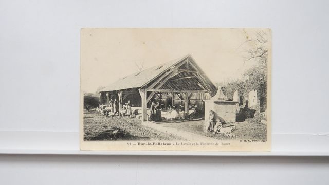 Dun-le-Palleteau : Lavoir de Dunet. B.E.