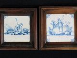 deux tableaux en carreaux bleus et blancs, encadrés, représentant un homme et une femme