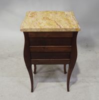 Chevet en bois, placage et marqueterie ouvrant par trois tir… (photo 6)