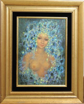 une peinture à l'huile représentant le visage d'une femme, dans un cadre doré