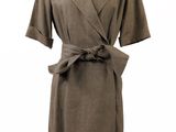 l'image d'une robe de femme sur un mannequin