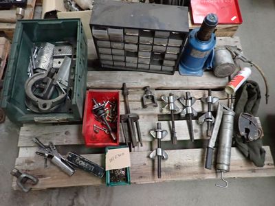 un grand nombre d'outils sur une palette
