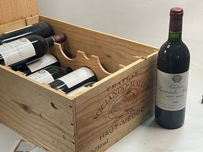 9 bouteilles Château Sociando Mallet 1990 Haut-Médoc (caisse…