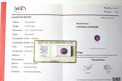 RARE : un rubis étoilé, d'un poids de 19,81 cts, provenance …