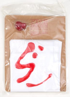 Gaetano Pesce (1939-2024) T-Shirt et bague 2009 Neufs sous b…