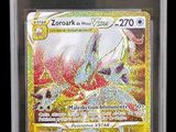 gros plan d'une carte pokemon sur fond noir