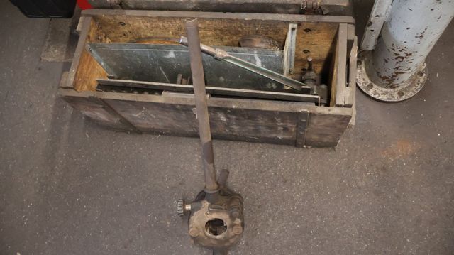 Lot comprenant : filière pour tube construction de 50 et cintreus...