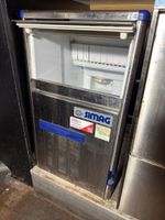 Machine à glaçons professionnelle SIMAG, habillage inox, rés… (photo 2)