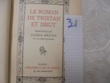 un livre sur la couverture duquel figure l'image d'un homme à cheval