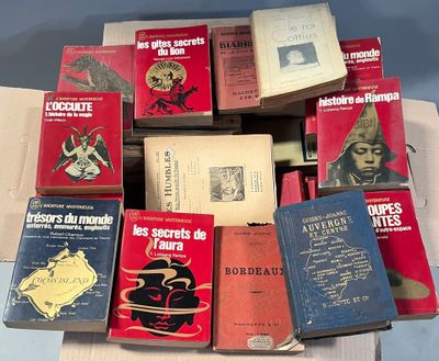 many books that are stacked on top of each other